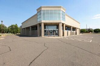 600 County Road 10 NE, Blaine, MN for lease Interior Photo- Image 2 of 18