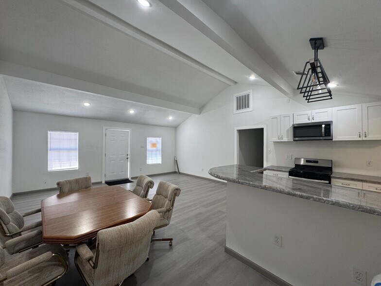 2924 Byley Blvd, Orange, TX à louer - Photo du bâtiment - Image 2 de 31