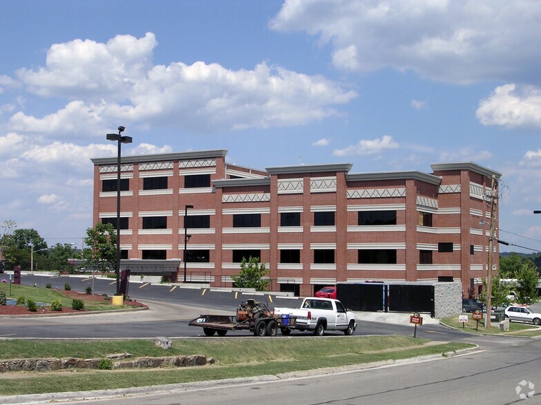 500 W Main St, Branson, MO à louer - Photo du bâtiment - Image 3 de 41