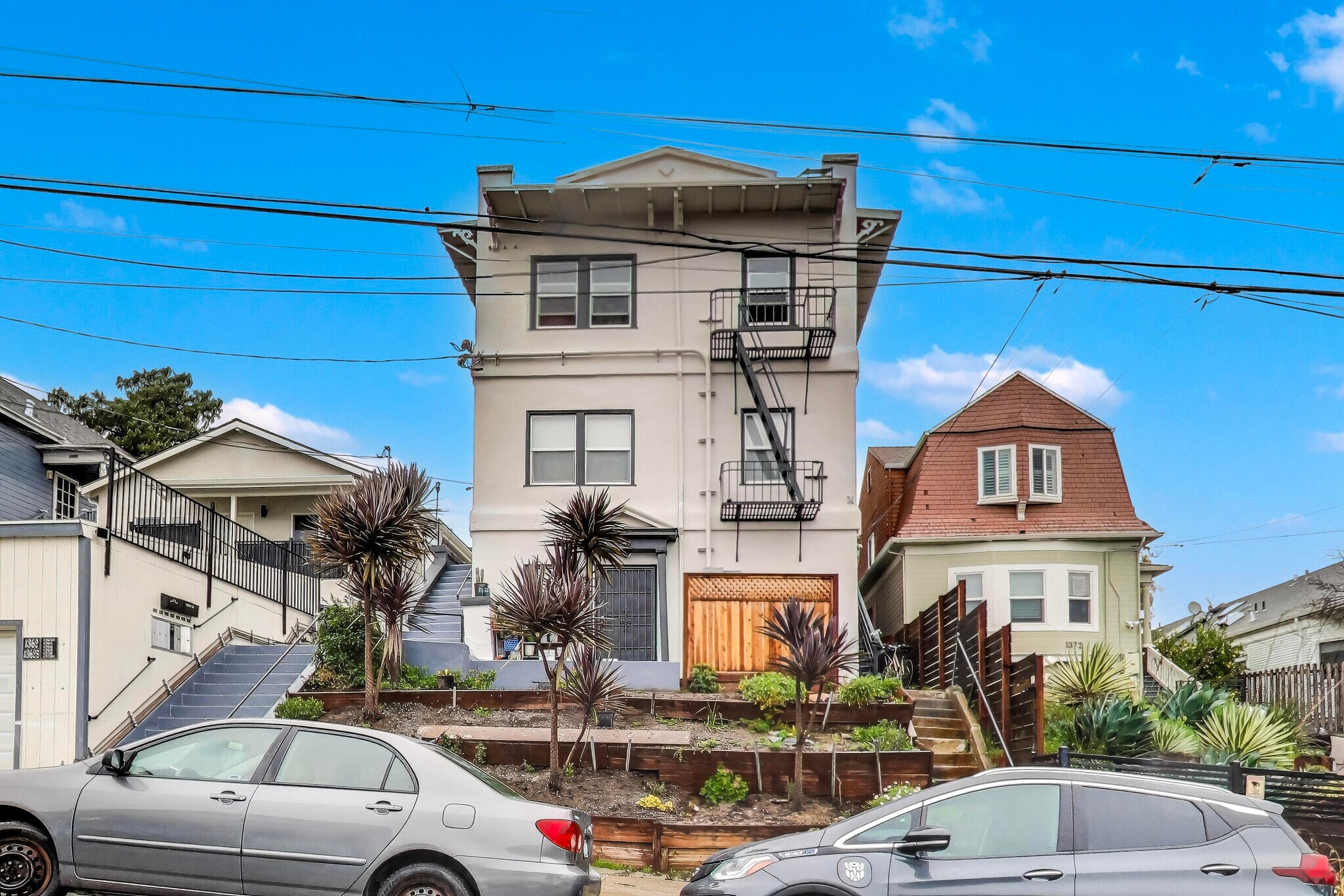1364 E 27th St, Oakland, CA à vendre Photo principale- Image 1 de 19