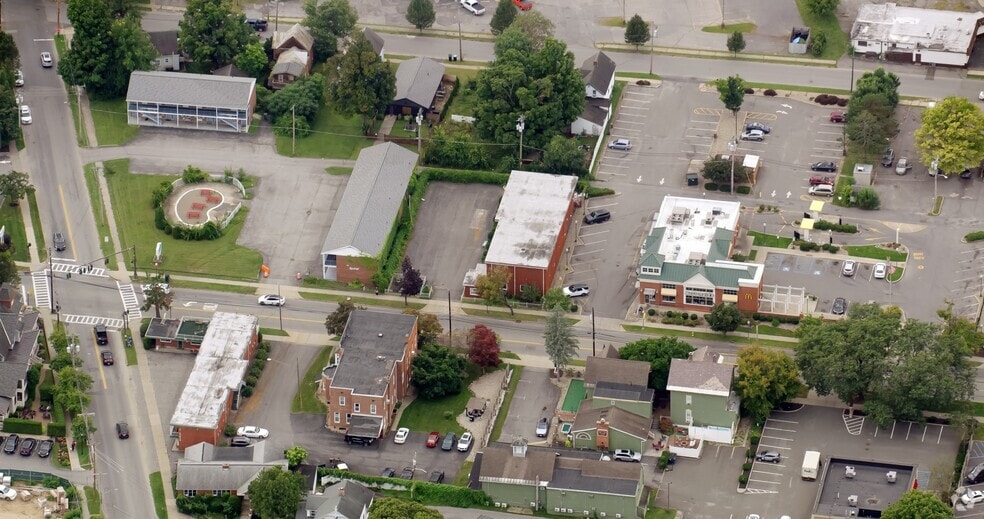 195 S Broadway, Saratoga Springs, NY for lease - Primary Photo - Image 2 of 8