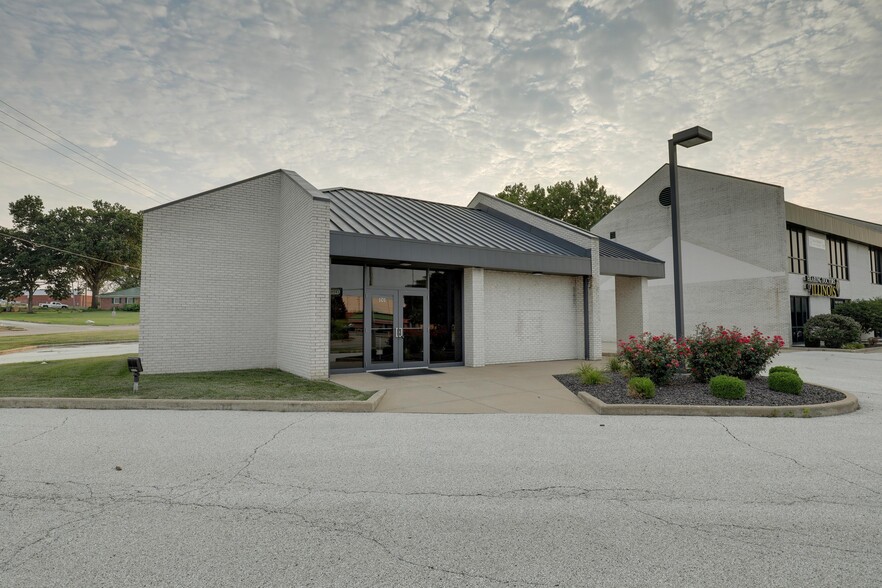 101 N 36th St, Quincy, IL for lease - Building Photo - Image 2 of 34