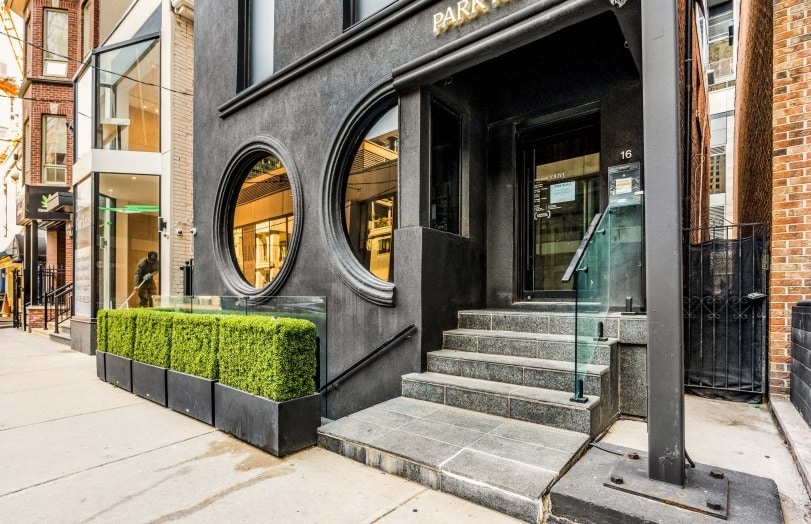 16 Cumberland St, Toronto, ON for lease - Building Photo - Image 2 of 2