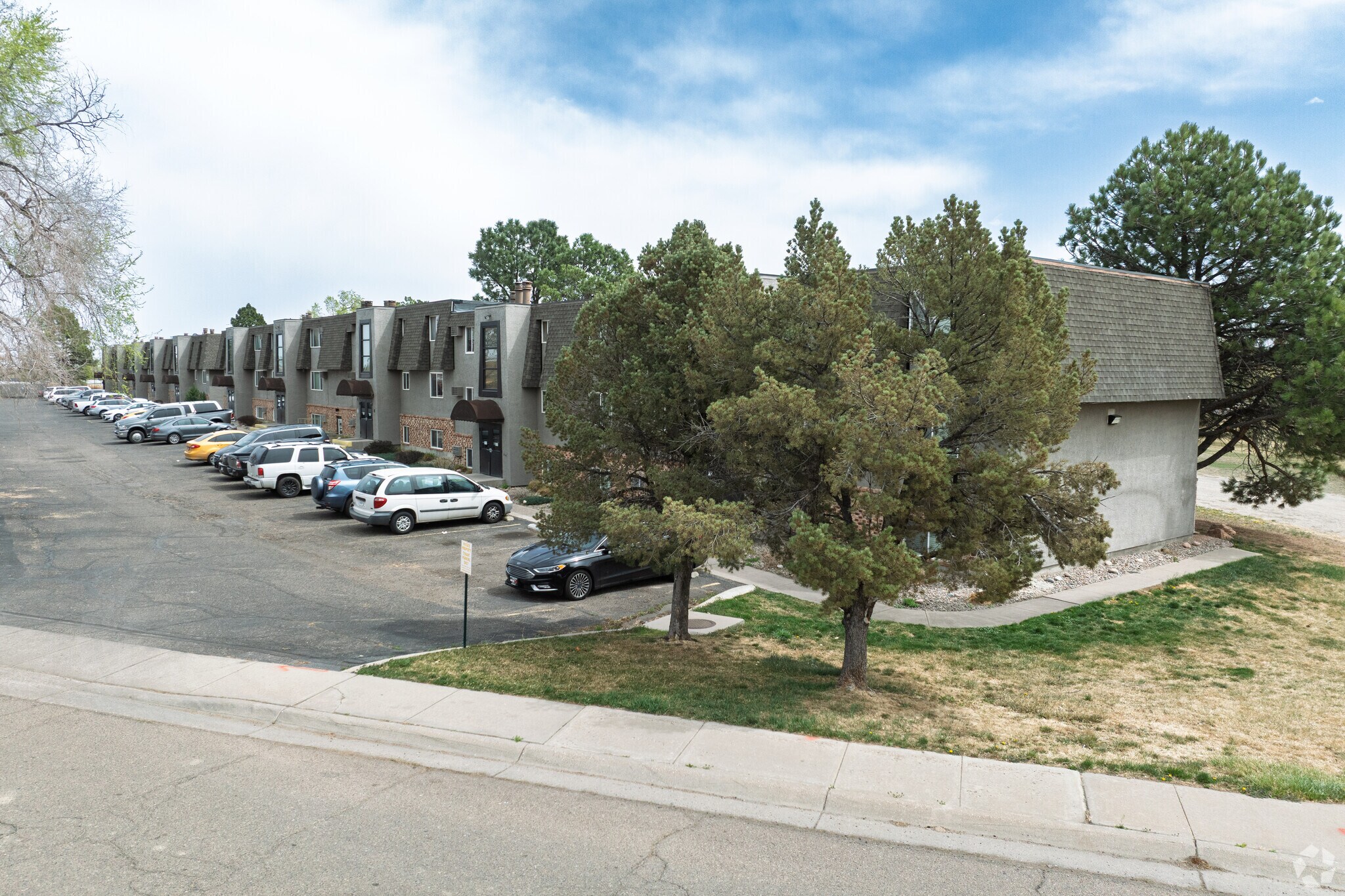 2032 Carlee Dr, Pueblo, CO for sale Primary Photo- Image 1 of 1