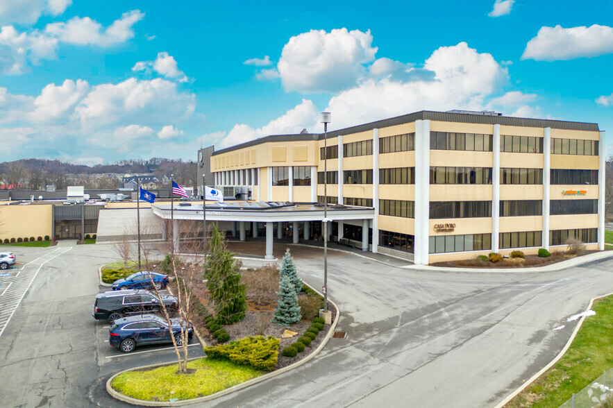 910 Sheraton Dr, Mars, PA à vendre - Photo du bâtiment - Image 1 de 1