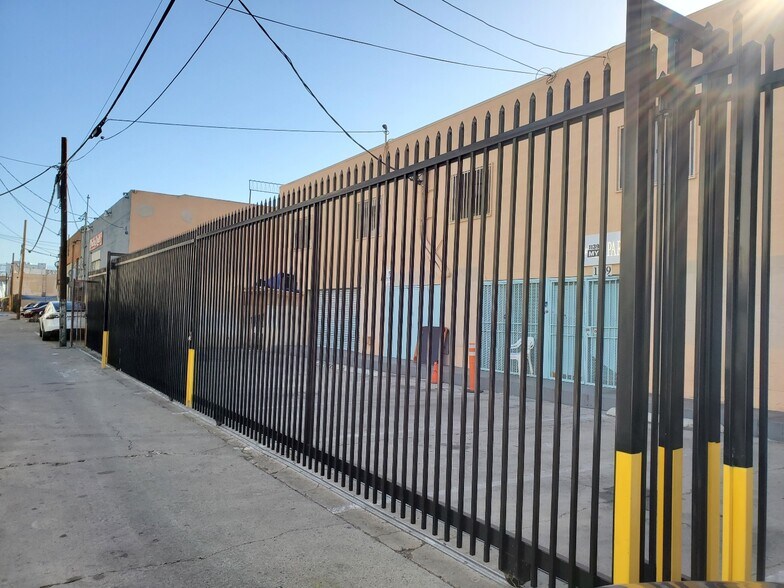 1139 San Julian St, Los Angeles, CA à vendre - Photo du bâtiment - Image 3 de 8