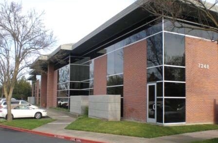 7248 S Land Park Dr, Sacramento, CA à louer - Photo du bâtiment - Image 2 de 4