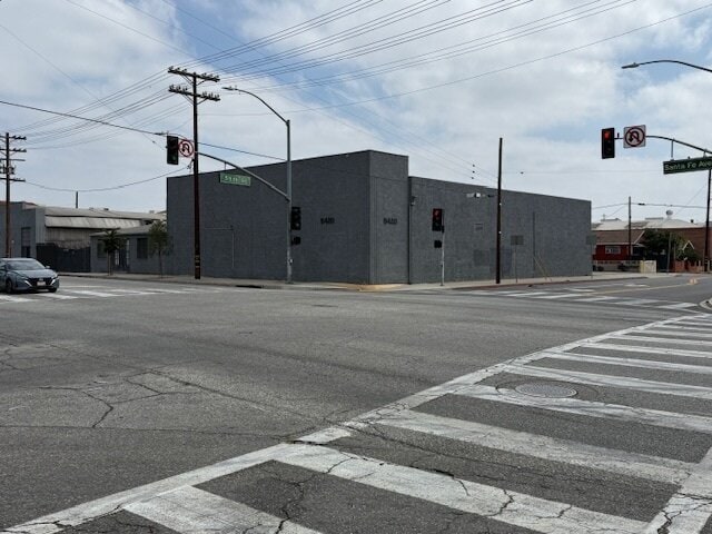 5408 S Santa Fe Ave, Vernon, CA for lease - Building Photo - Image 2 of 19