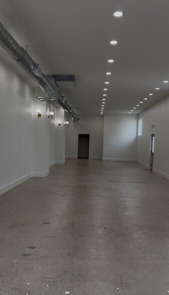 6916 Daisy Ave, Independence, OH à louer - Photo du bâtiment - Image 3 de 5