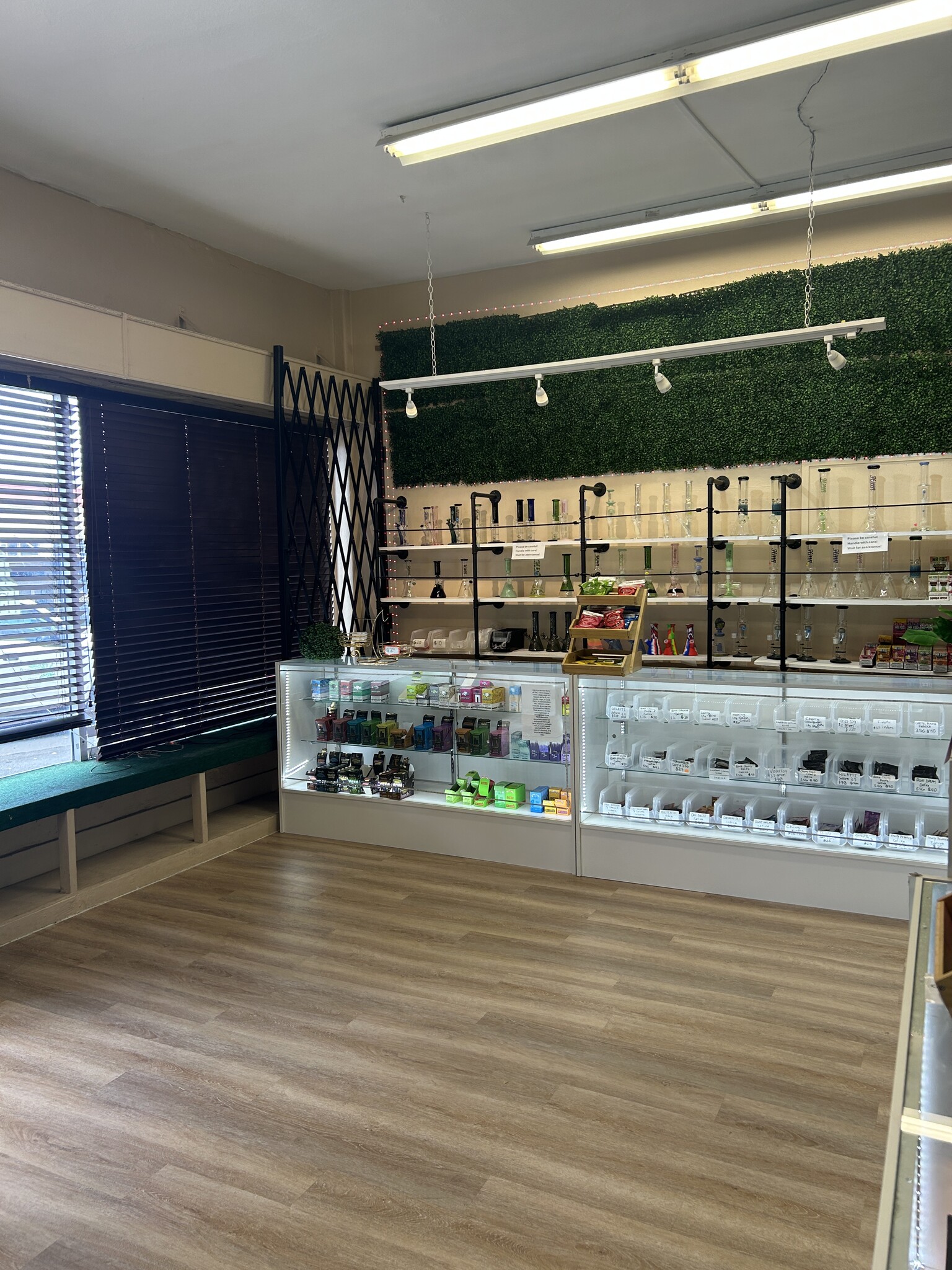 3580-3588 Waialae Ave, Honolulu, HI for lease Building Photo- Image 1 of 1