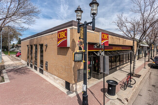 Plus de détails pour 3924 118th Ave NW, Edmonton, AB - Commerce de détail à vendre