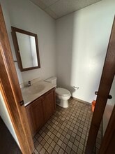 655 N Central Ave, Wood Dale, IL à louer Photo intérieure- Image 2 de 15