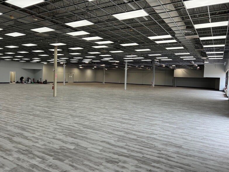 1194 N Kinzie Ave, Bradley, IL for lease - Building Photo - Image 3 of 7