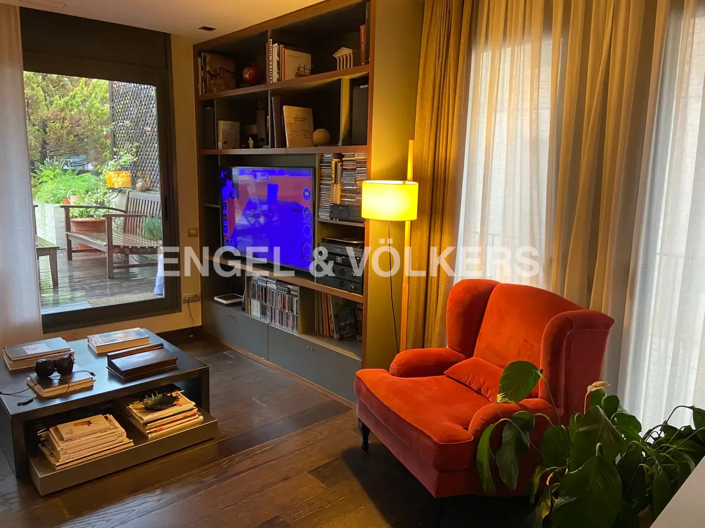 Multifamily in Barcelona, Barcelona for sale Interior Photo- Image 1 of 8