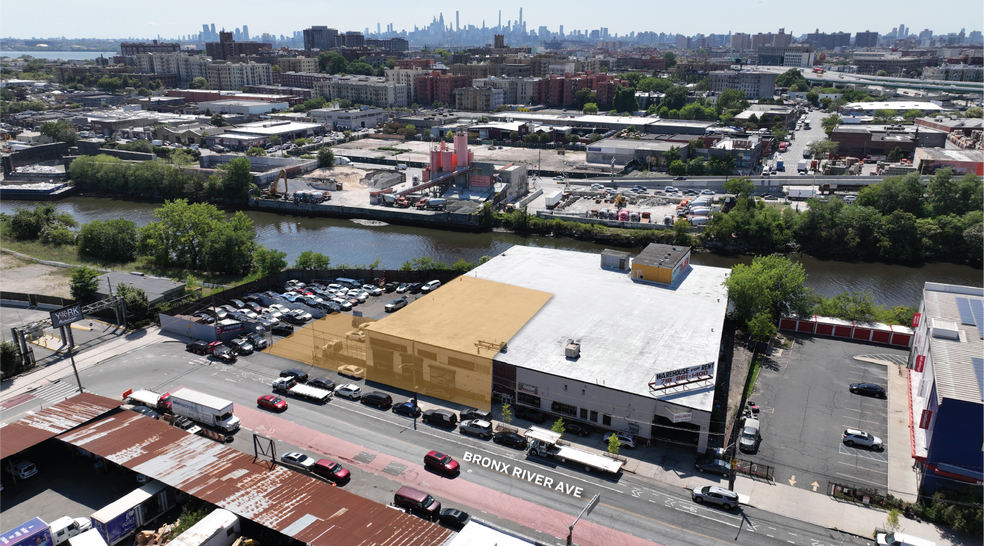 935 Bronx River Ave, Bronx, NY à louer - Aérien - Image 2 de 2