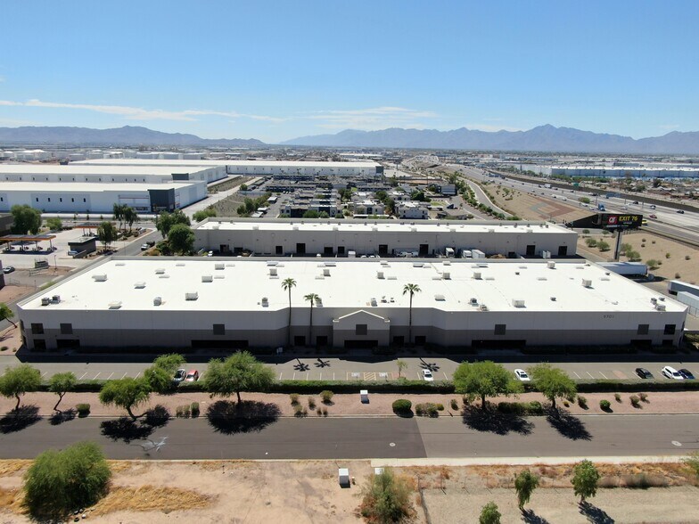 5701 W Latham St, Phoenix, AZ à louer - Photo du bâtiment - Image 3 de 7