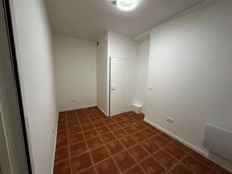 Retail in Paris for sale - Interior Photo - Image 2 of 5