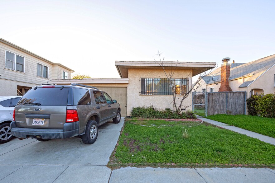 1867 S Cochran Ave, Los Angeles, CA à vendre - Photo du bâtiment - Image 3 de 5