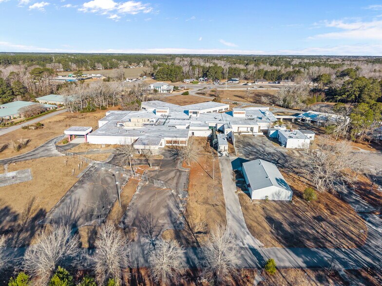 1 Medical Center Dr SW, Supply, NC à vendre - Photo du bâtiment - Image 2 de 10