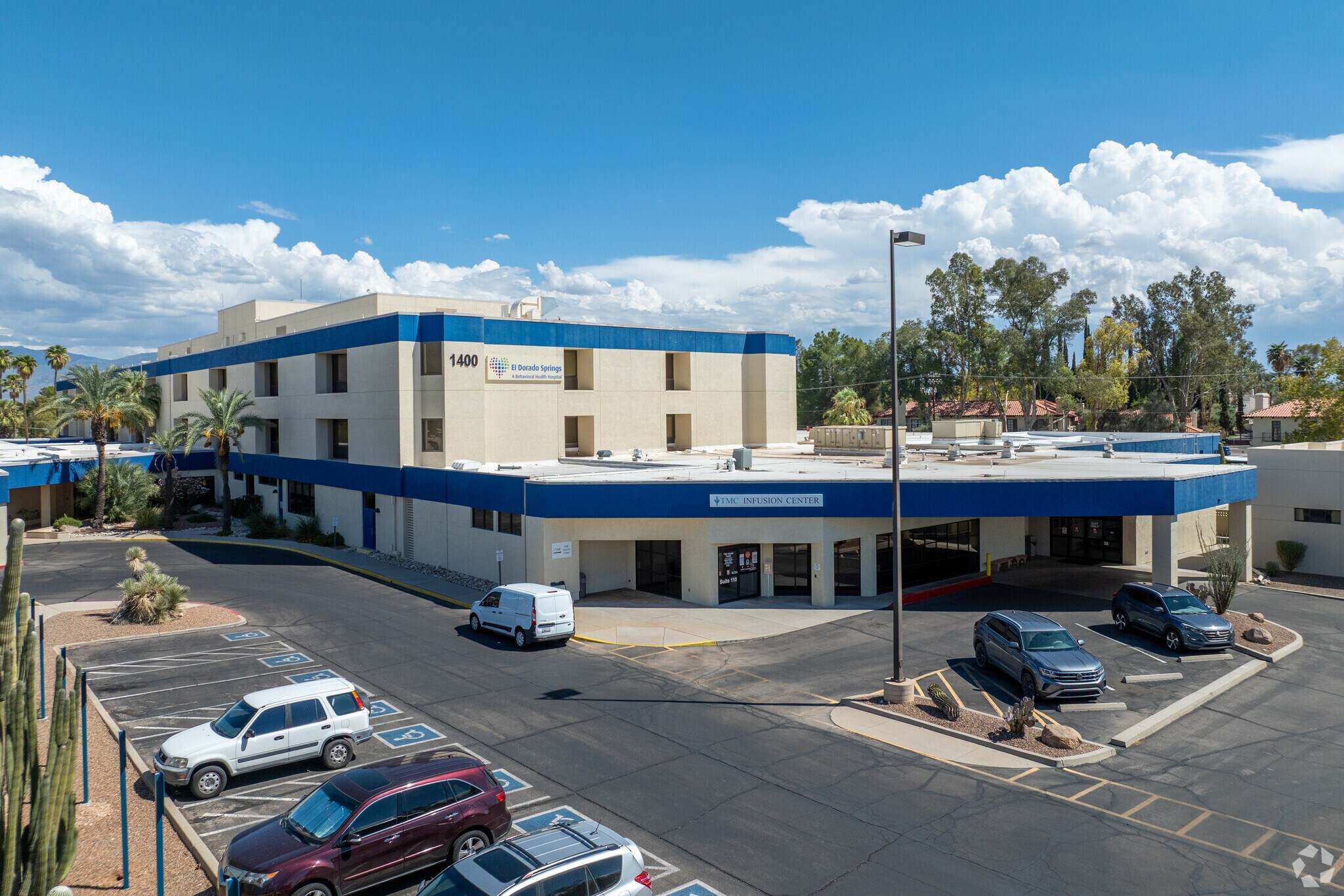 1400 N Wilmot Rd, Tucson, AZ à louer Photo du bâtiment- Image 1 de 16