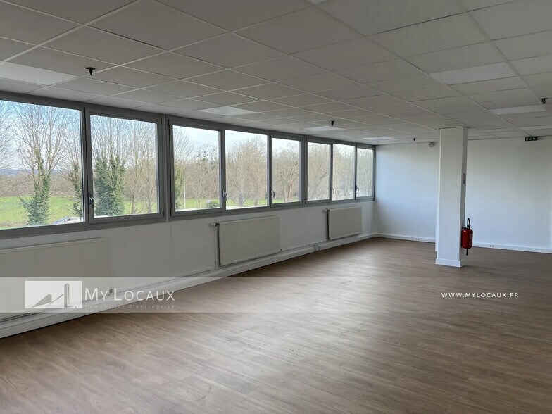 Industrial in Herblay-sur-Seine for lease - Interior Photo - Image 3 of 8