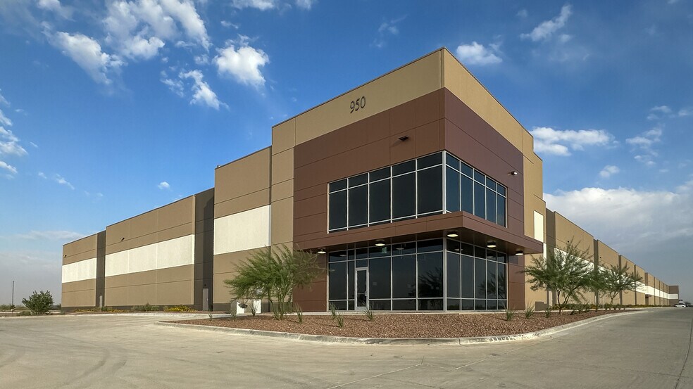 950 Industrial Rd, Santa Teresa, NM à louer - Photo du bâtiment - Image 1 de 2