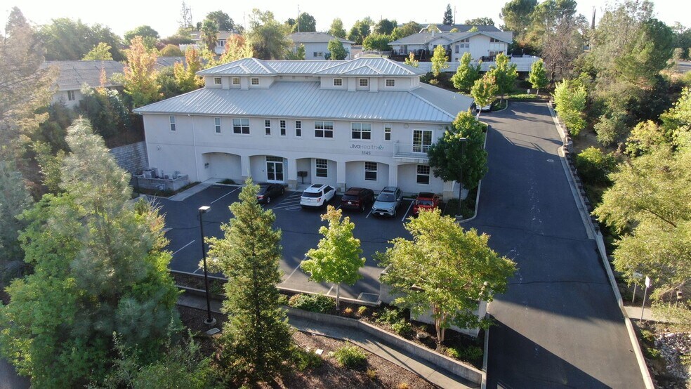 1145 Whiskeytown Ct, Redding, CA à vendre - Photo du bâtiment - Image 2 de 8