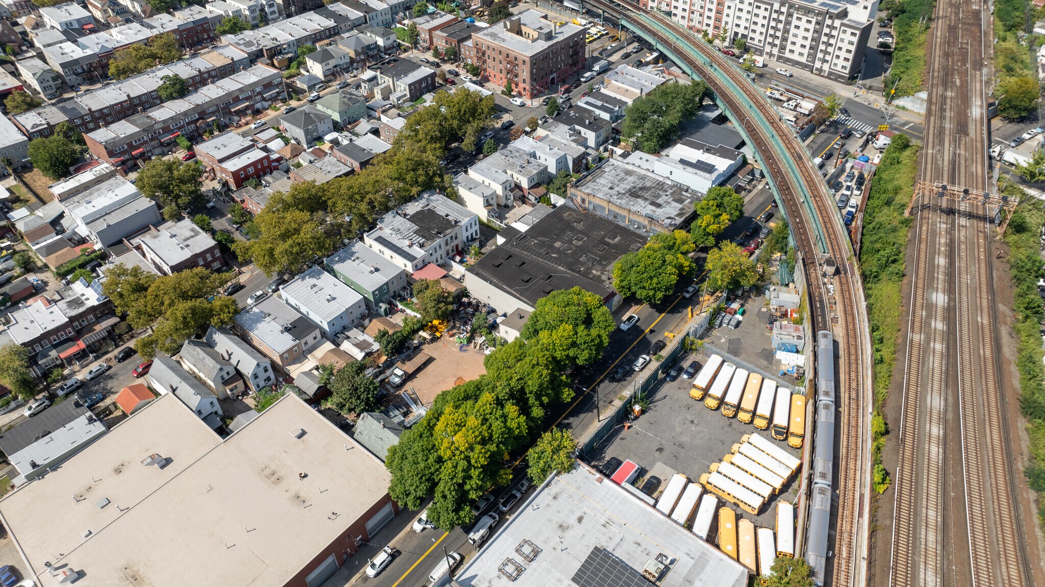 87-28-87-58 130th St, Richmond Hill, NY à vendre Photo du bâtiment- Image 1 de 4