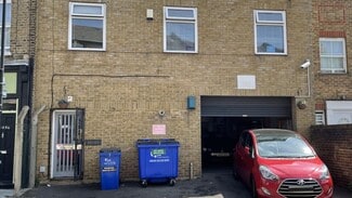 Plus de détails pour 111-113 Friary Rd, Londres - Industriel à vendre