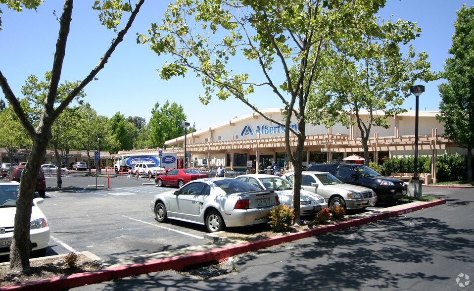 440-480 Diablo Rd, Danville, CA à louer - Photo du bâtiment - Image 3 de 7