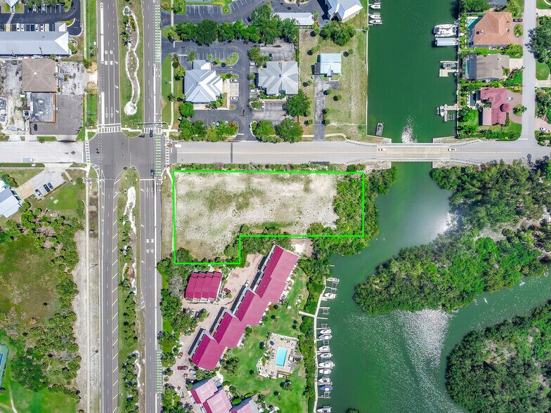 Sands Point Dr & Pinellas Bayway S, Tierra Verde, FL à vendre - Aérien - Image 2 de 10