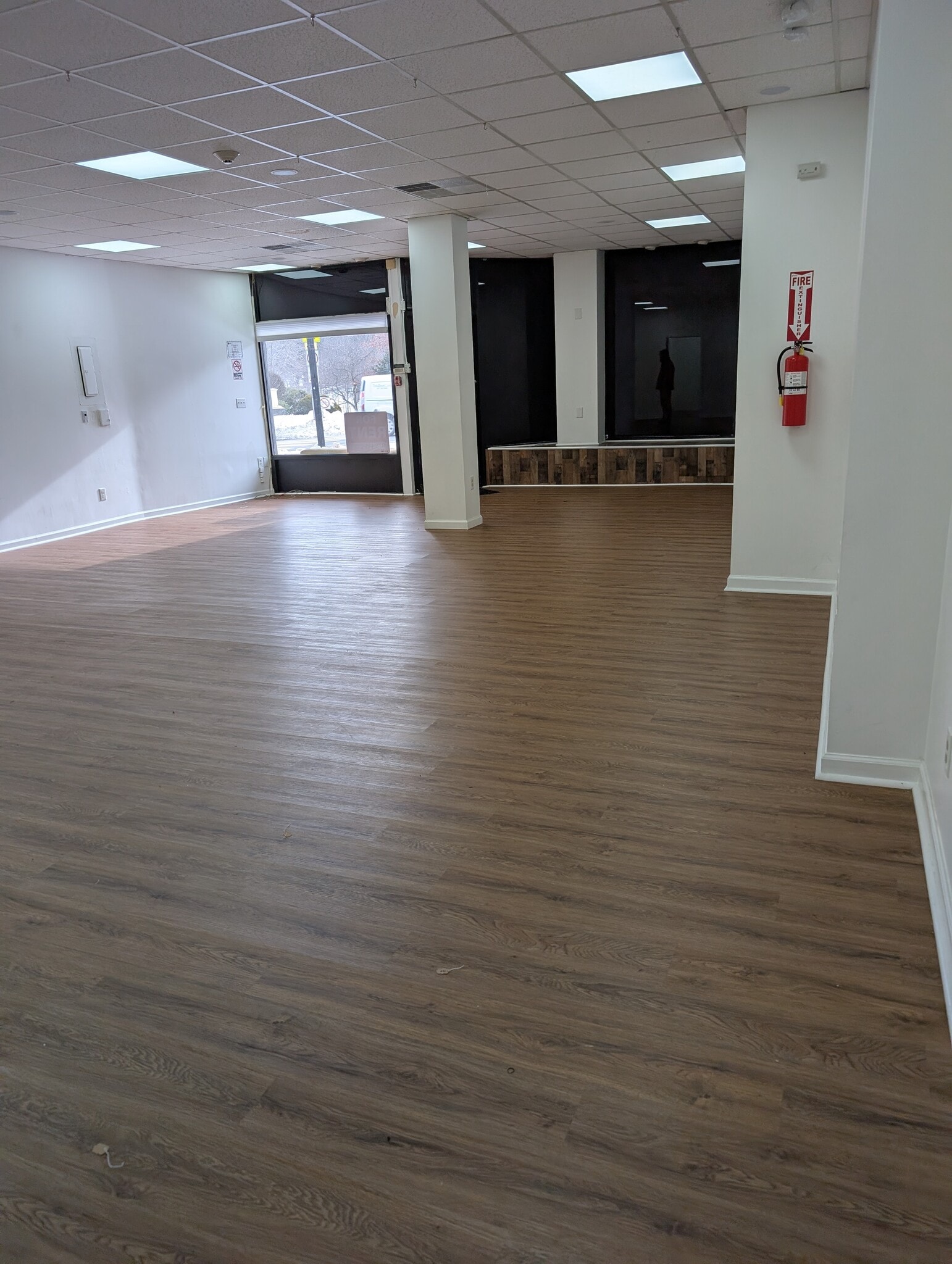 546 Bloomfield Ave, Verona, NJ for lease Interior Photo- Image 1 of 3