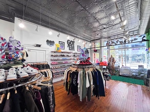 962-964 N High St, Columbus, OH for lease Interior Photo- Image 2 of 2