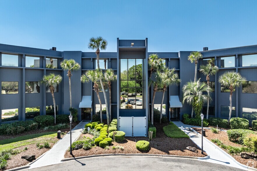 7825 Baymeadows Way, Jacksonville, FL à vendre - Photo du bâtiment - Image 1 de 22