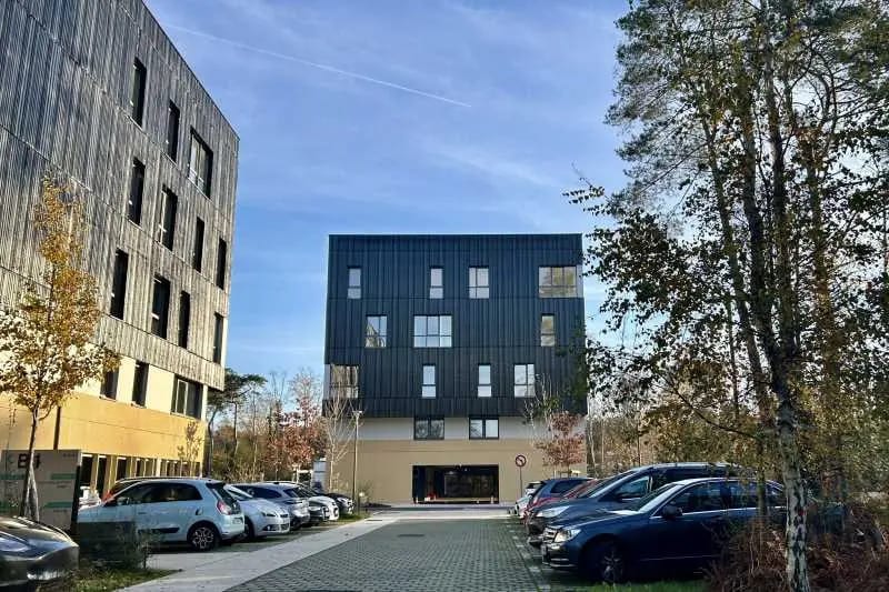 Office in Petit-Couronne for lease Building Photo- Image 1 of 13