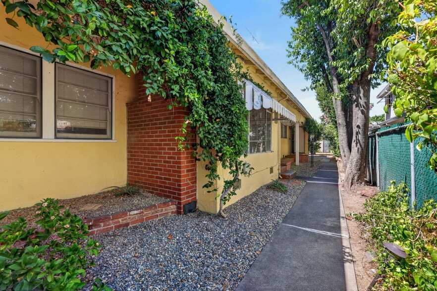 2717 V St, Sacramento, CA for sale - Building Photo - Image 2 of 23