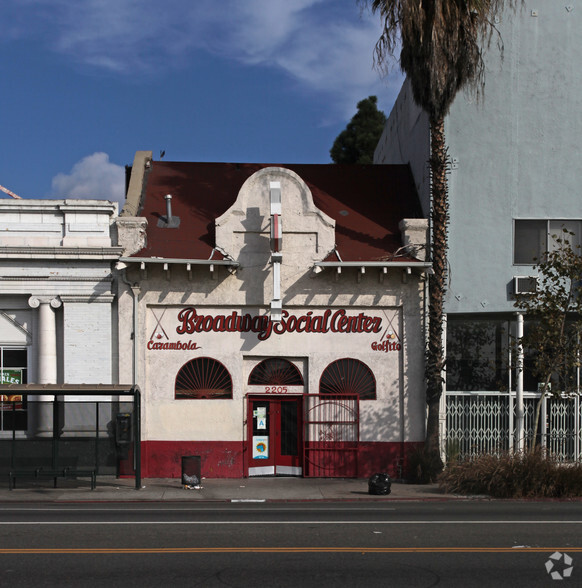 2205 N Broadway, Los Angeles, CA à vendre - Photo du bâtiment - Image 1 de 1