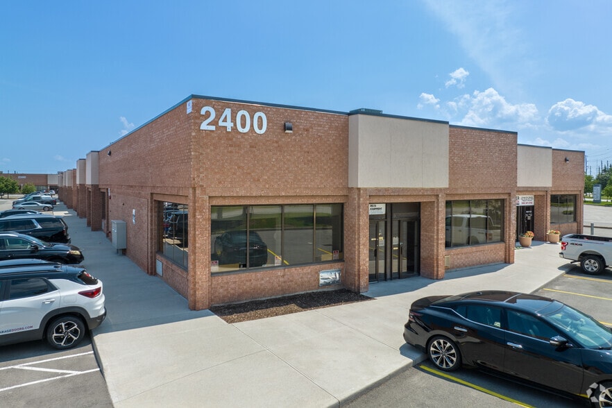 2400 Wyecroft Rd, Oakville, ON for sale - Primary Photo - Image 1 of 1