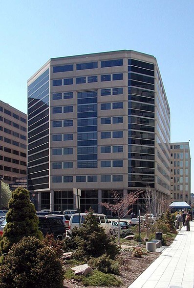 830 1st St NE, Washington, DC à louer - Photo du bâtiment - Image 2 de 9