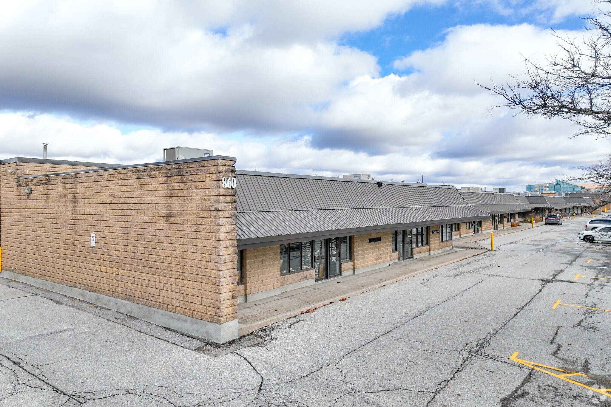 860 Denison St, Markham, ON à vendre Photo principale- Image 1 de 1