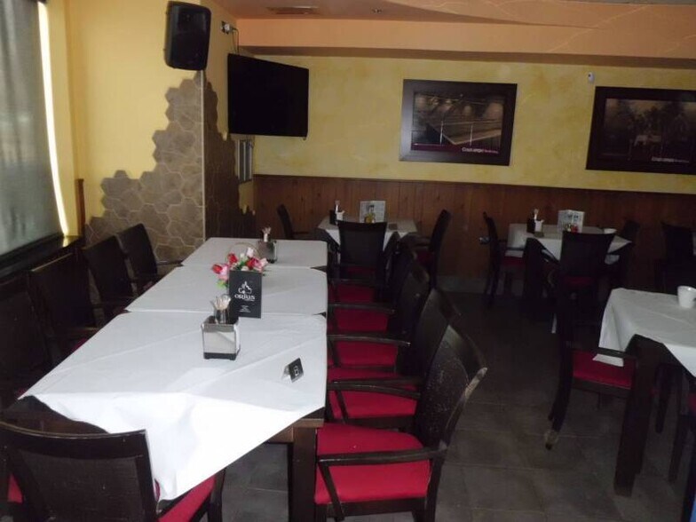 Retail in El Ejido, Almería for sale - Building Photo - Image 2 of 12