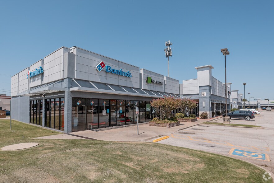 1304-1340 N Interstate Dr, Norman, OK à louer - Photo du bâtiment - Image 3 de 7
