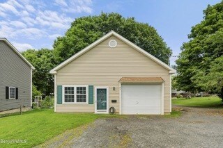 45 School St, Lee, MA à vendre - Photo principale - Image 1 de 12