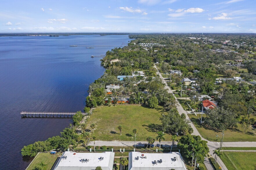 793 Freemont St, Fort Myers, FL à vendre - Photo du bâtiment - Image 2 de 5
