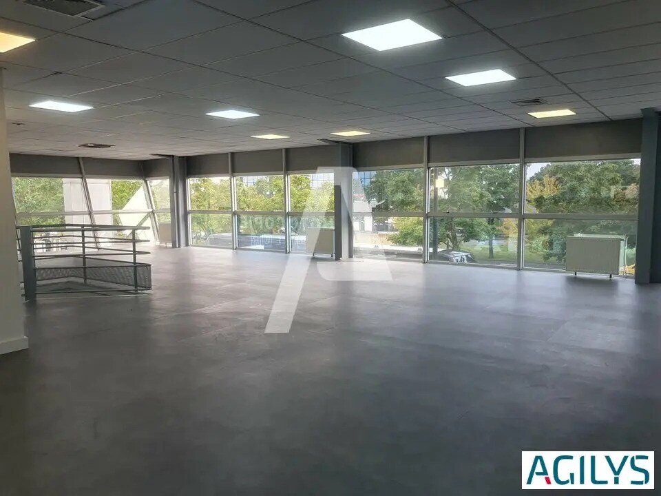 Flex in Champigny-sur-Marne for lease Interior Photo- Image 1 of 11