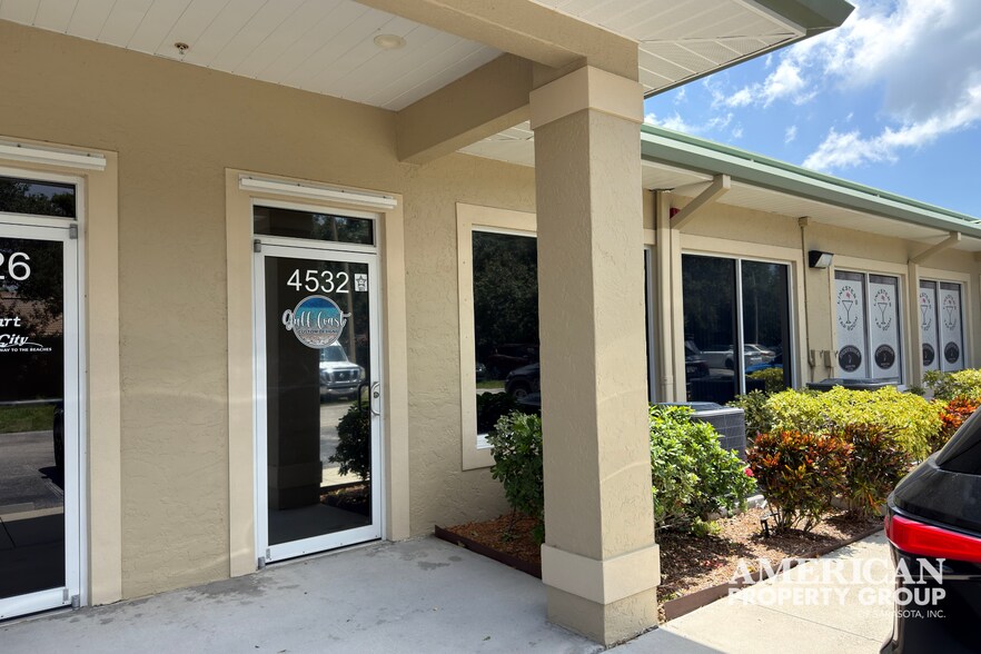 4532 McAshton St, Sarasota, FL à vendre - Photo du bâtiment - Image 2 de 19
