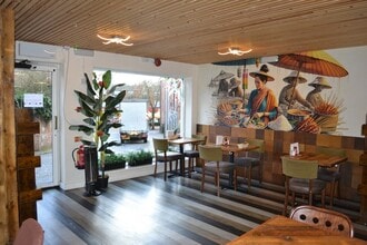 Cross And Pillory Ln, Alton for lease Interior Photo- Image 2 of 6