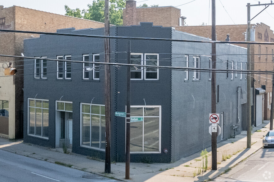 3838 Montgomery Rd, Cincinnati, OH for lease - Building Photo - Image 1 of 4