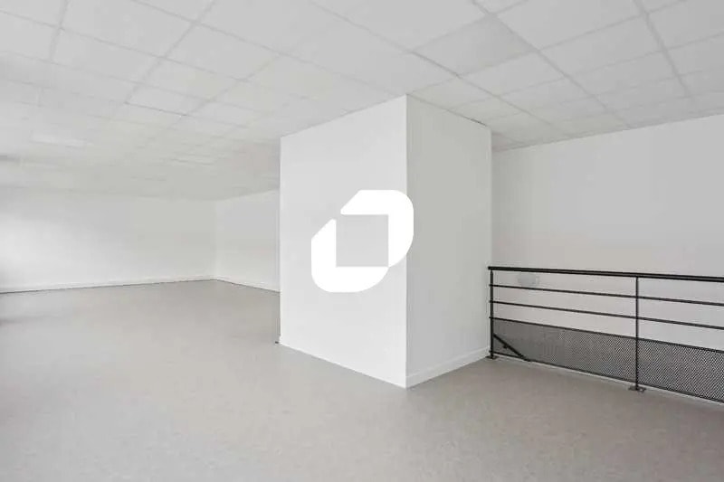 Office in Corbeil-Essonnes for lease - Interior Photo - Image 3 of 11