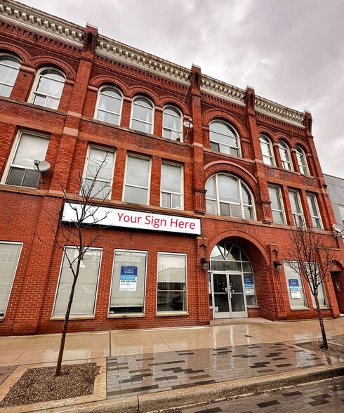 449-453 Talbot St, St Thomas, ON à louer - Photo du bâtiment - Image 2 de 5